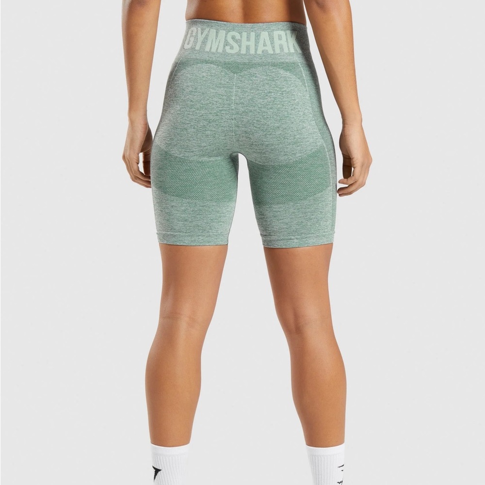 Gymshark Flex Cycling Shorts in Green Size Small
